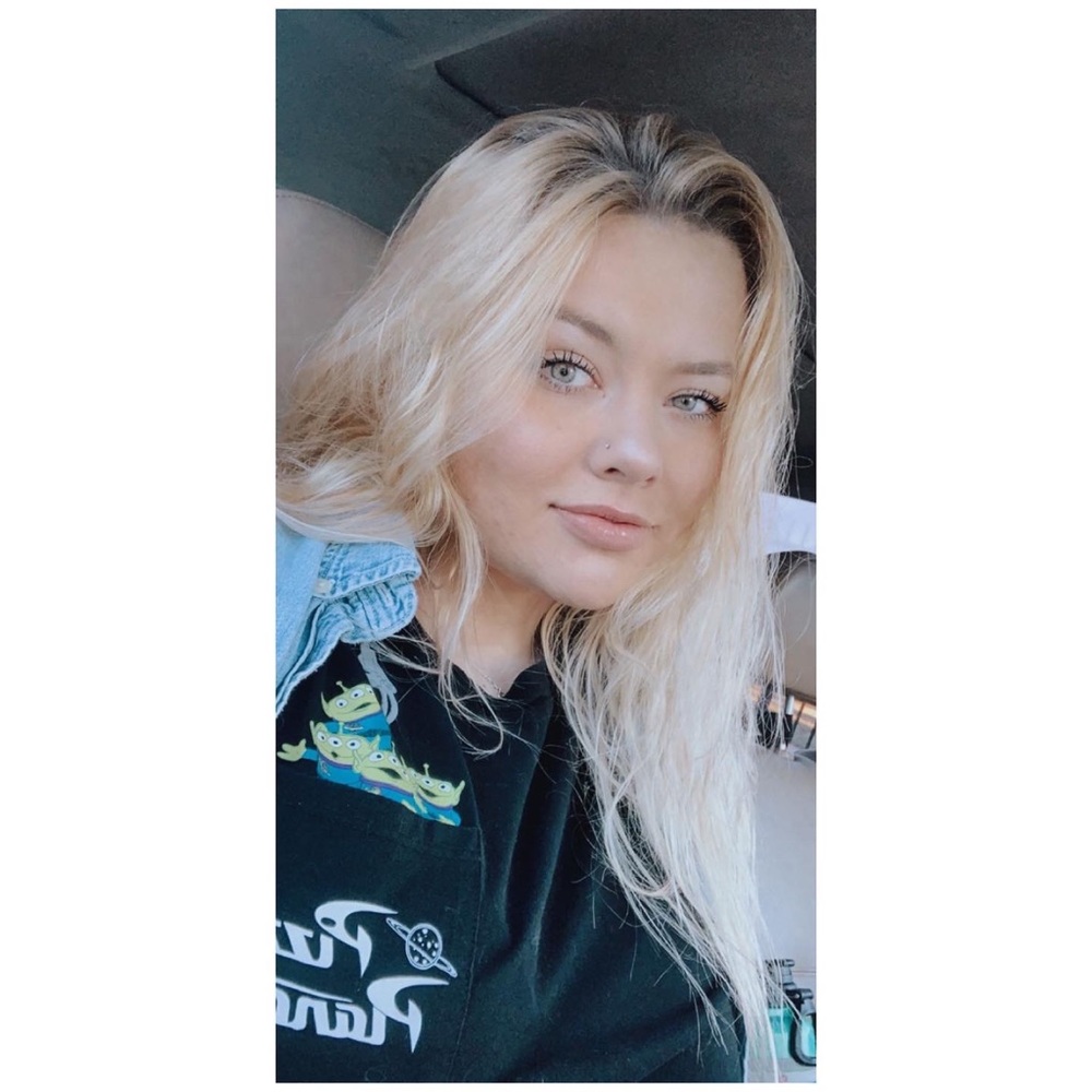 Meet your Posher, Sydni